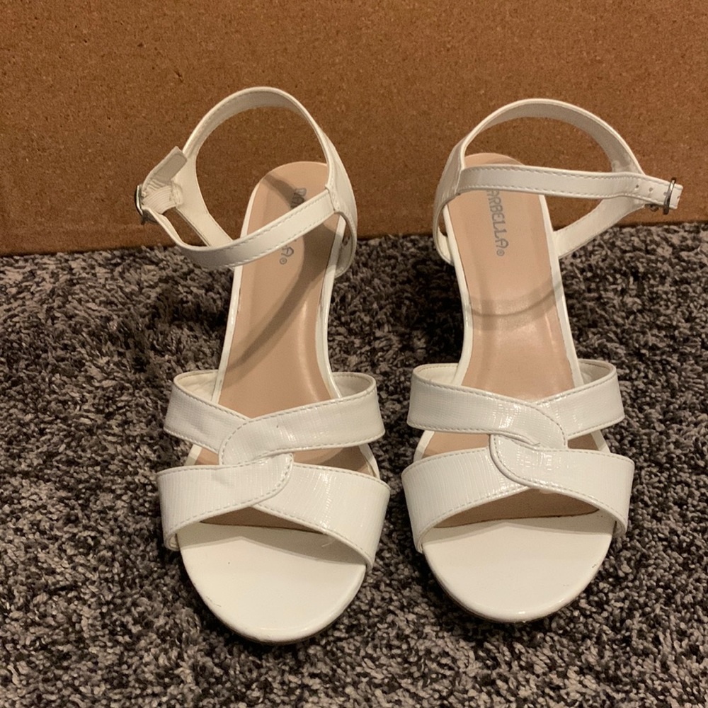 Women’s open toed heals